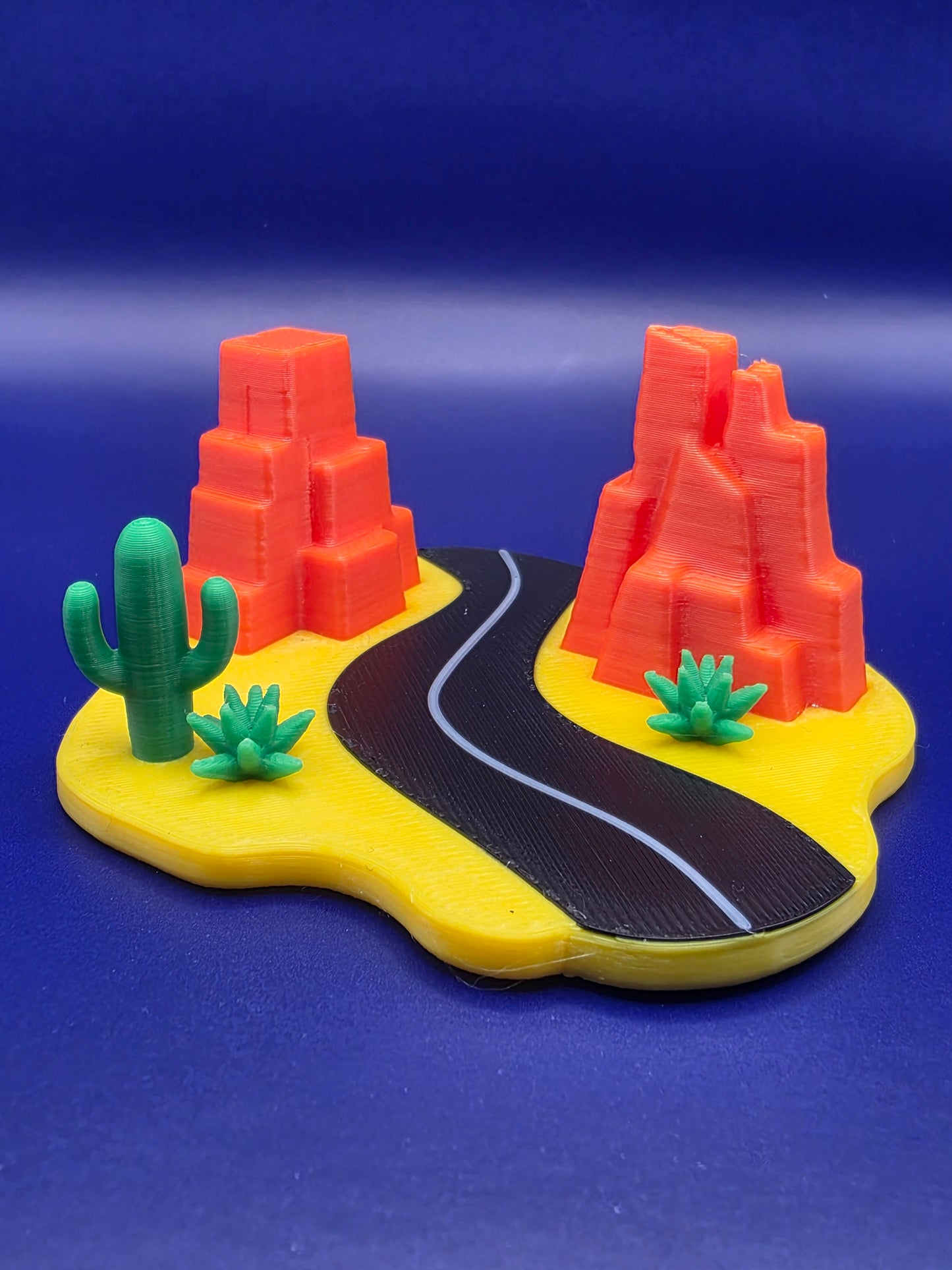 Cute Articulated Road Runner with Desert Highway Set | 3D Printed Southwestern Bird Figurine | Poseable Desert Diorama | Desk Decor Gift