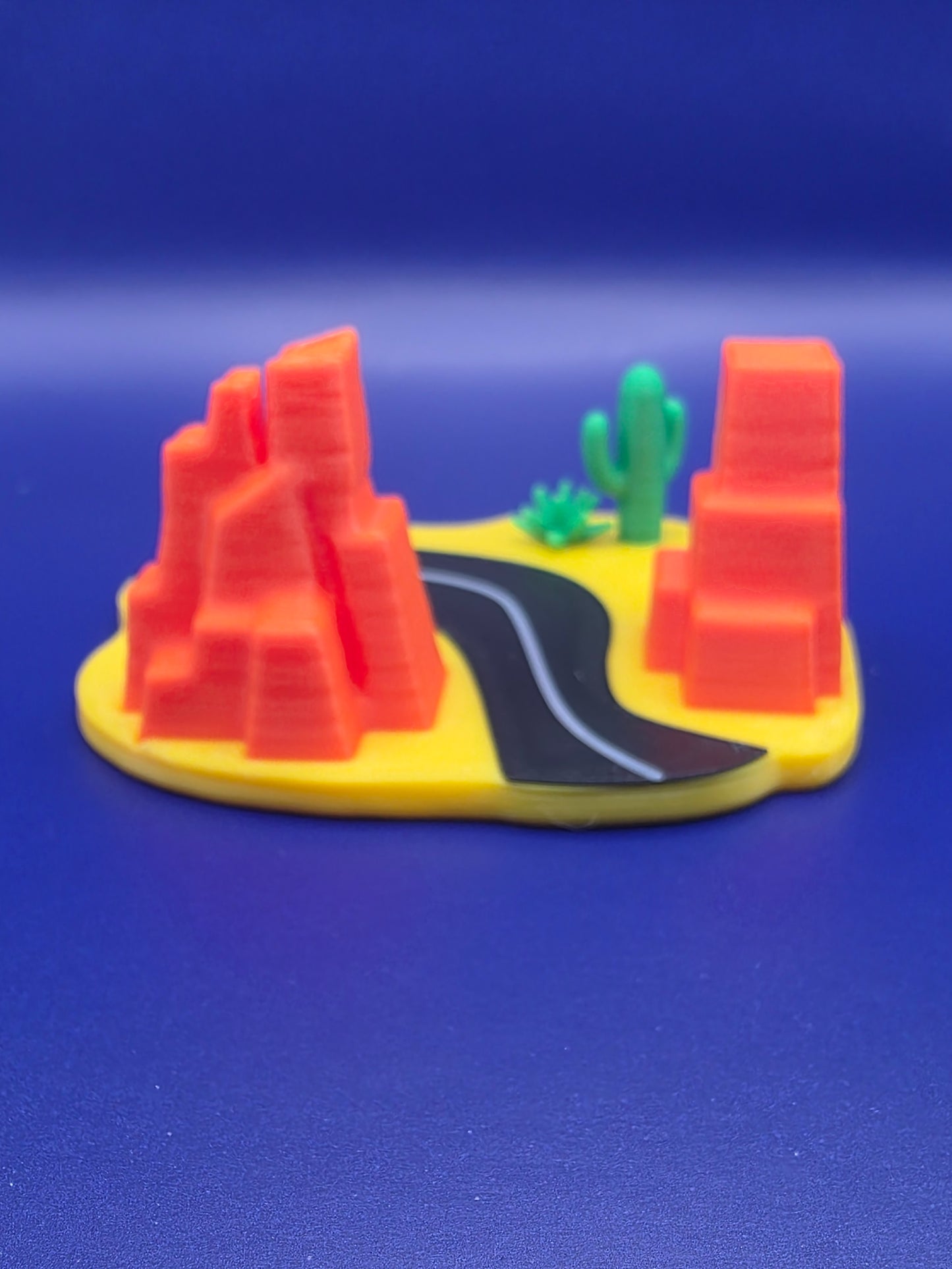 Cute Articulated Road Runner with Desert Highway Set | 3D Printed Southwestern Bird Figurine | Poseable Desert Diorama | Desk Decor Gift