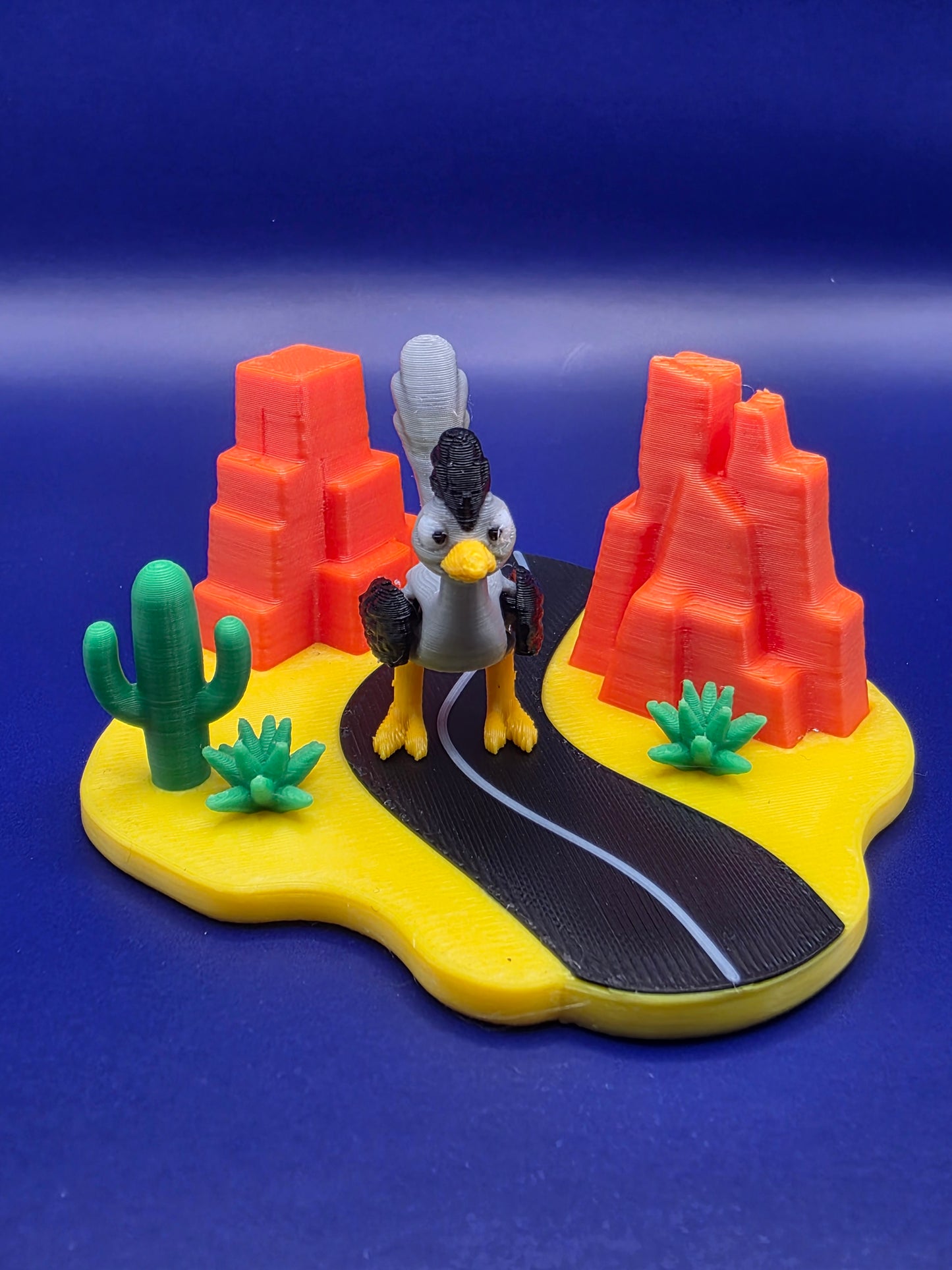 Cute Articulated Road Runner with Desert Highway Set | 3D Printed Southwestern Bird Figurine | Poseable Desert Diorama | Desk Decor Gift