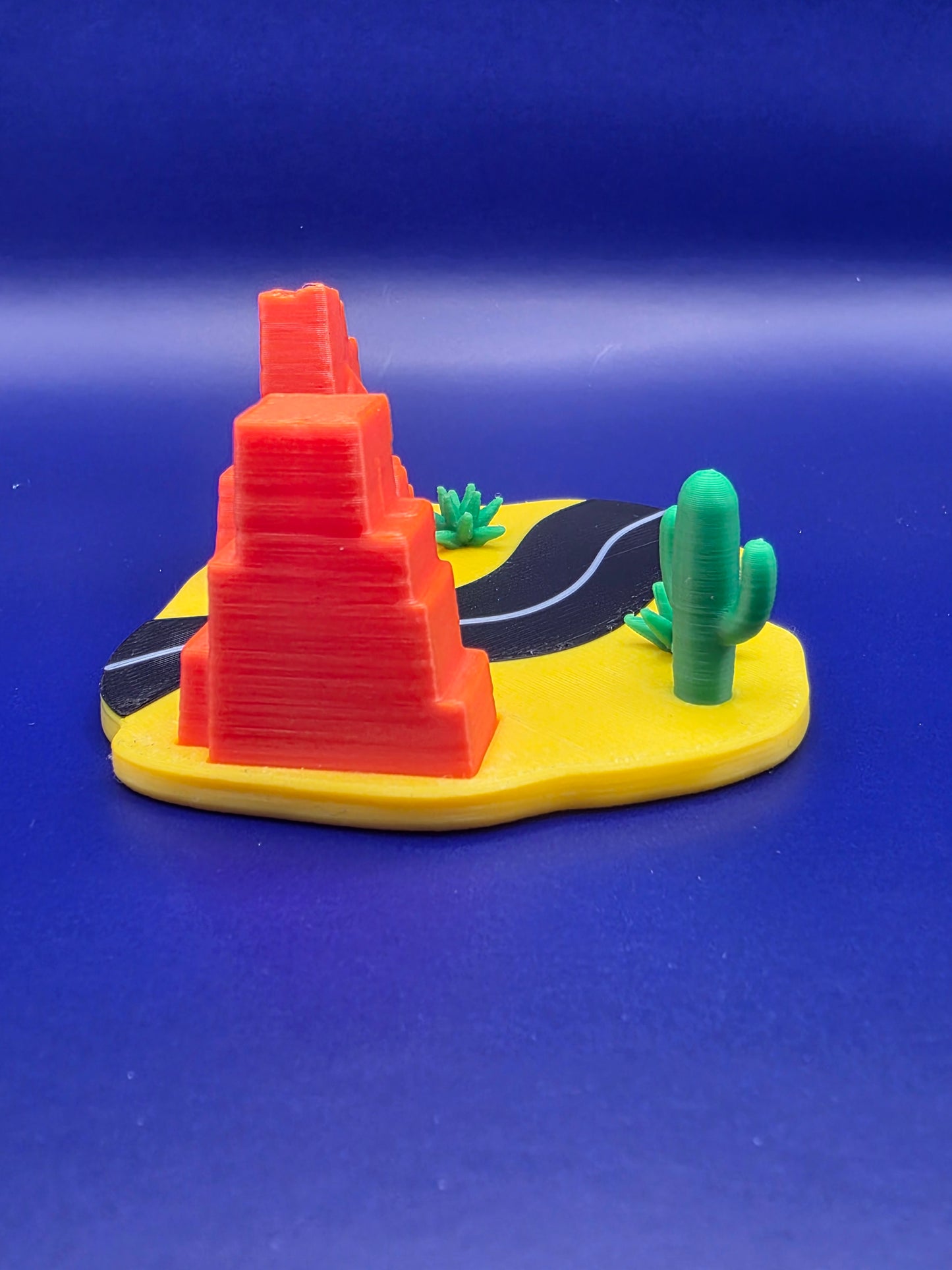 Cute Articulated Road Runner with Desert Highway Set | 3D Printed Southwestern Bird Figurine | Poseable Desert Diorama | Desk Decor Gift