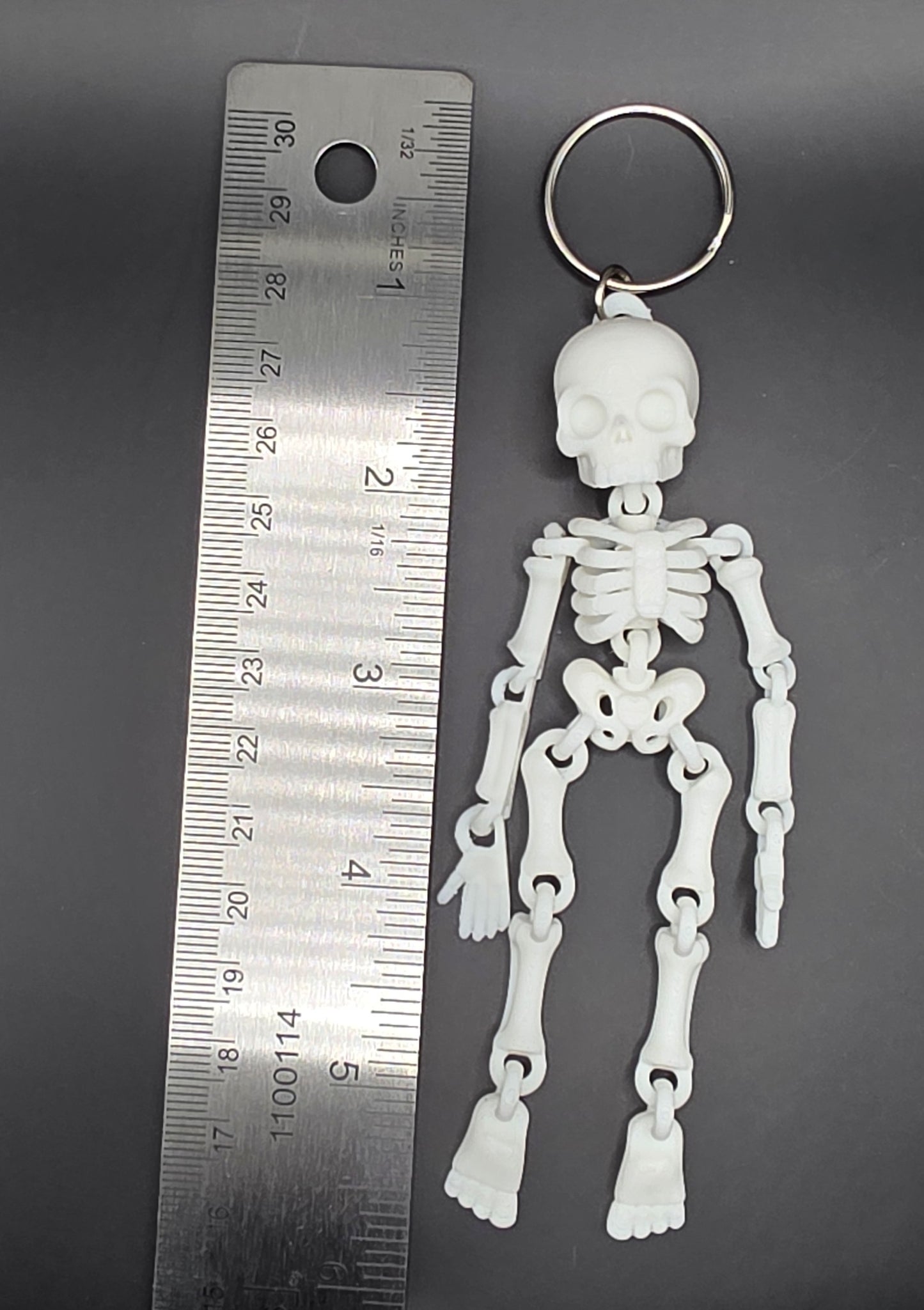 Shakey Skeleton Keychain, Articulated Skeleton Charm, Spooky Halloween Keyring, 3D Printed Bone Charm, Gothic Gift, Creepy Cute Accessory