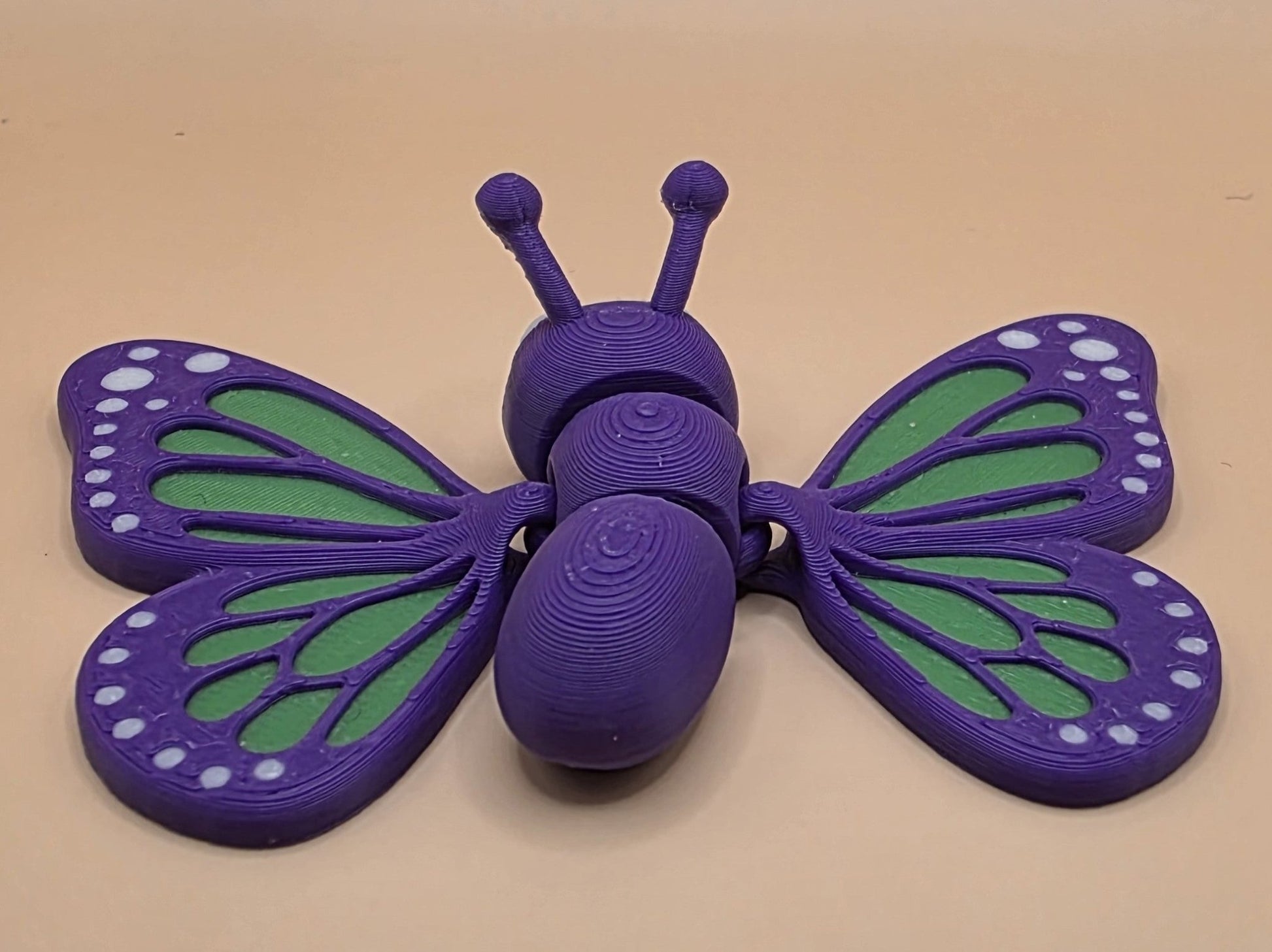 Cute Articulated Butterfly | 3D Printed Fidget Butterfly | Poseable Butterfly Toy | Butterfly Desk Decor | Articulated Creature - SkeletonEarth Designs