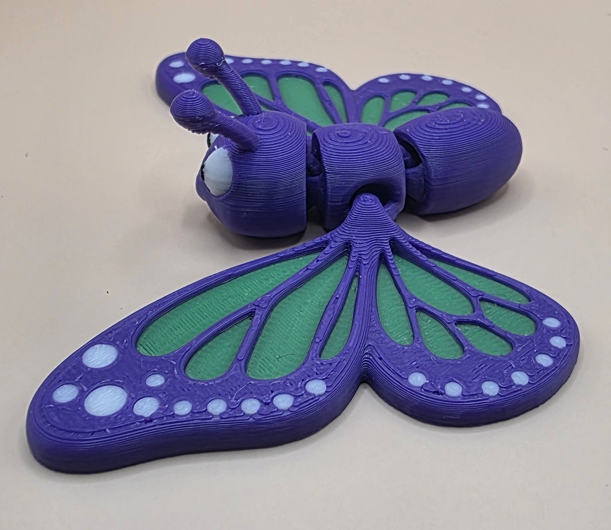 Cute Articulated Butterfly | 3D Printed Fidget Butterfly | Poseable Butterfly Toy | Butterfly Desk Decor | Articulated Creature - SkeletonEarth Designs