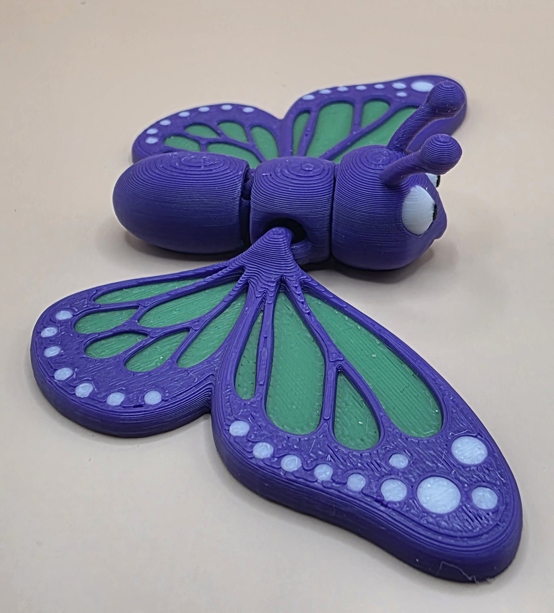 Cute Articulated Butterfly | 3D Printed Fidget Butterfly | Poseable Butterfly Toy | Butterfly Desk Decor | Articulated Creature - SkeletonEarth Designs
