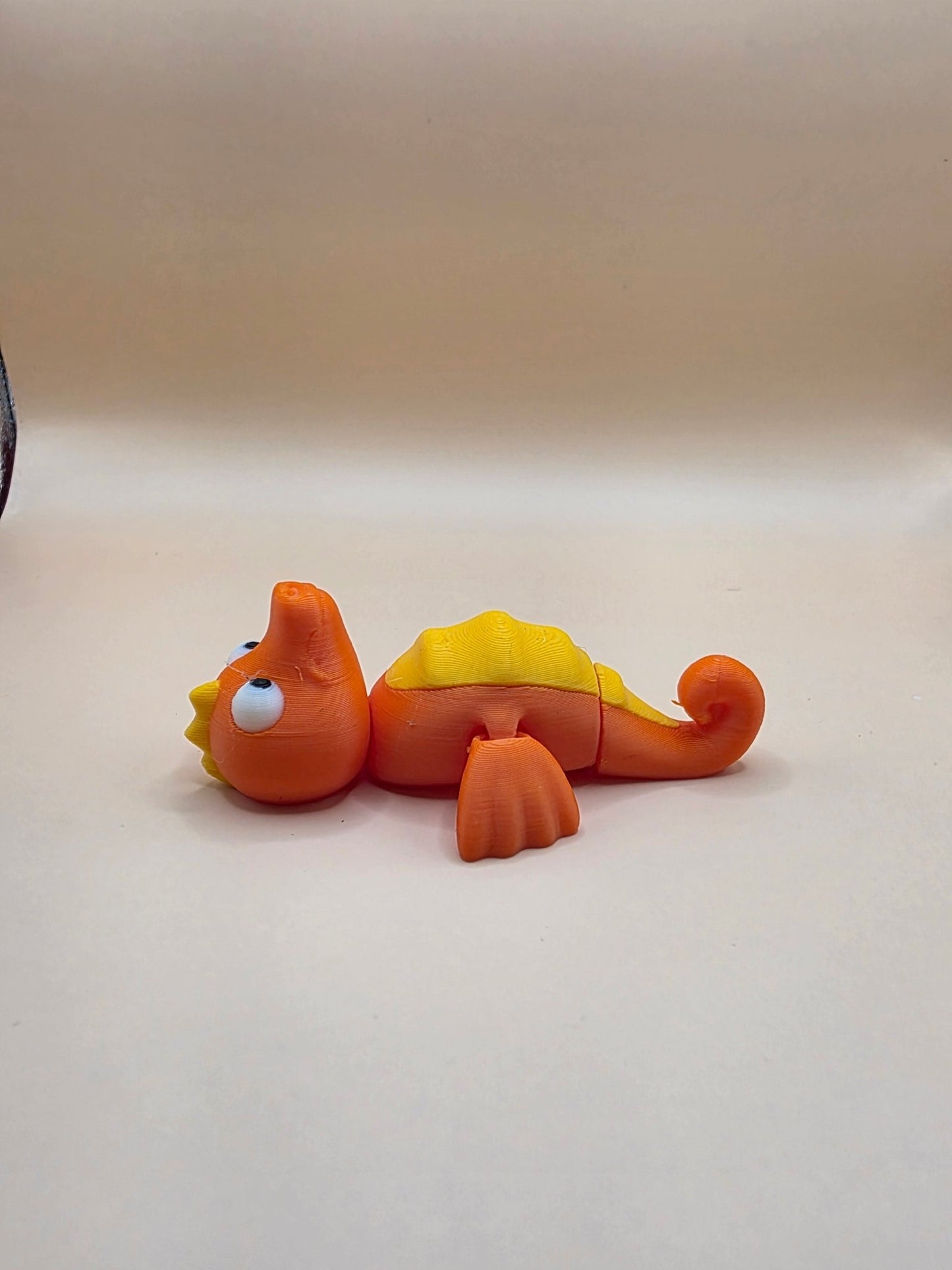 Cute Articulated Seahorse | 3D Printed Flexi Seahorse | Ocean Animal Desk Decor | Cute Fidget Toy | Poseable Sea Creature | Gift for Ocean Lover - SkeletonEarth Designs