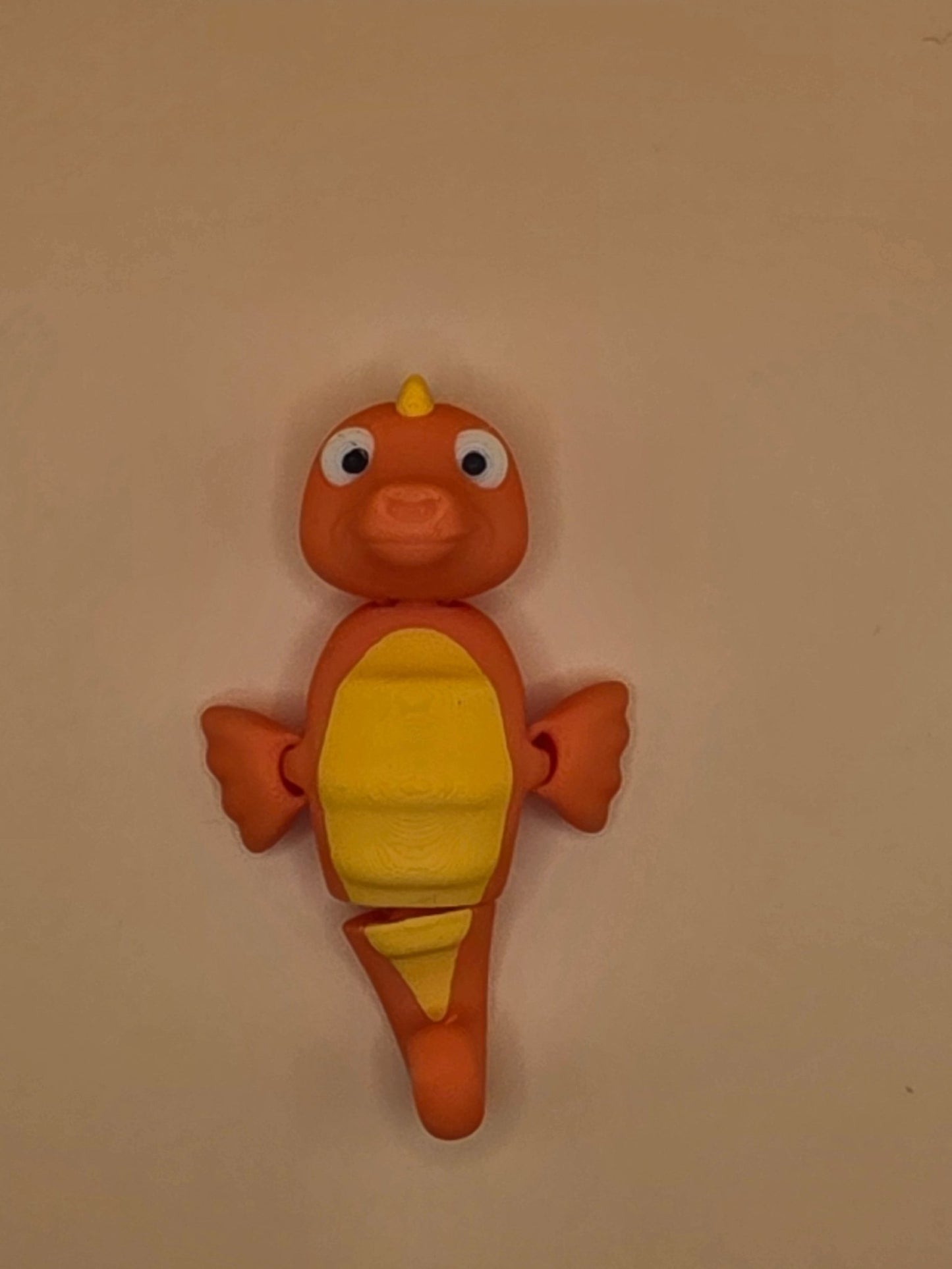 Cute Articulated Seahorse | 3D Printed Flexi Seahorse | Ocean Animal Desk Decor | Cute Fidget Toy | Poseable Sea Creature | Gift for Ocean Lover - SkeletonEarth Designs