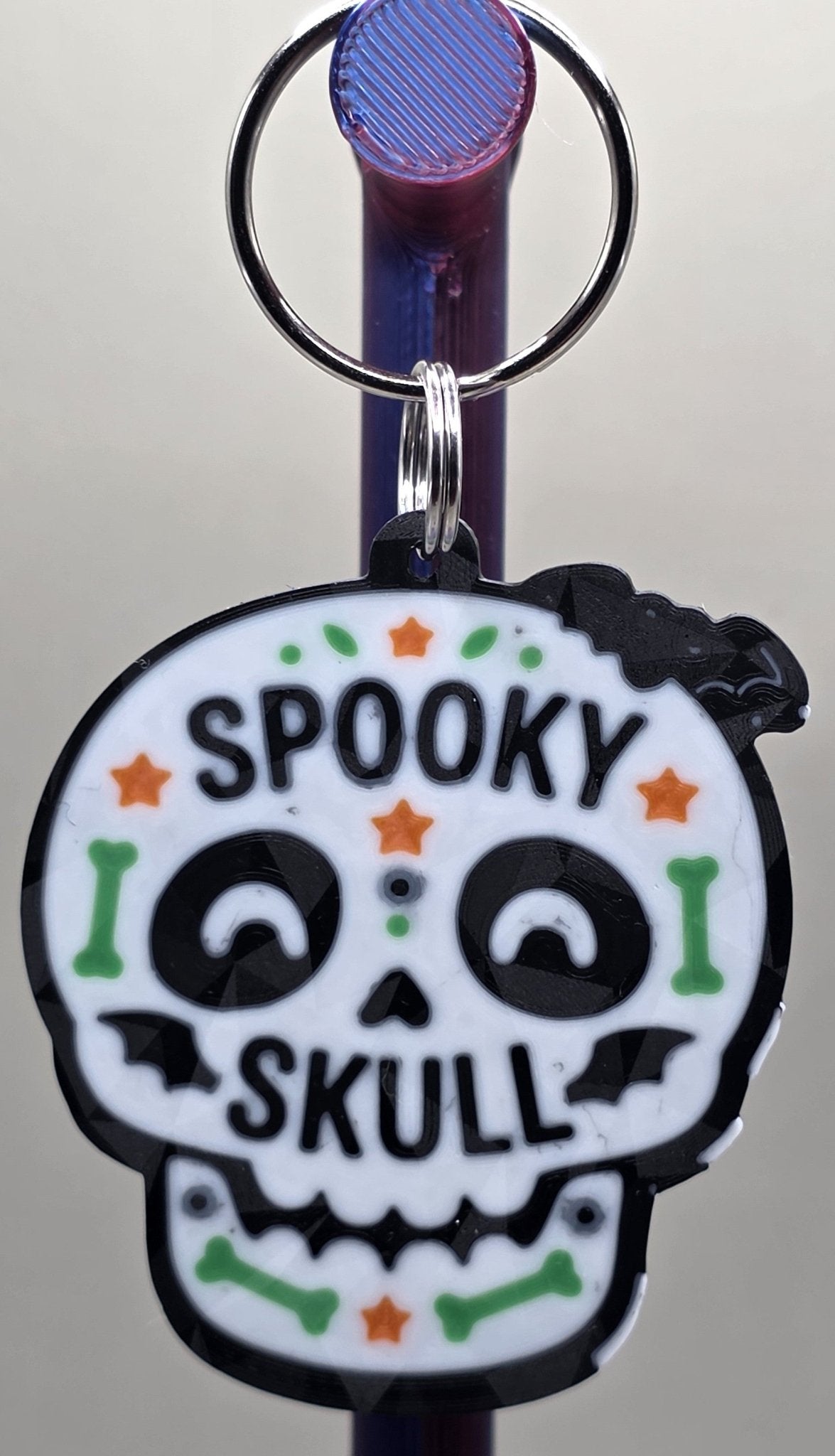 Spooky Skull Keychain, 3D Printed Halloween Skull Bag Charm, Cute Creepy Key Ring, Gothic Accessory, Spooky Season Gift - SkeletonEarth Designs